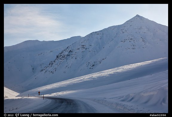 James W Dalton Highway at its highest point at Atigun Pass. Alaska, USA