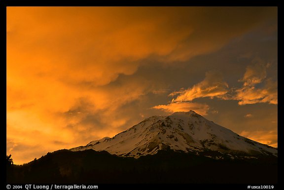 Fiery sky over Mount Shasta at sunset. California, USA