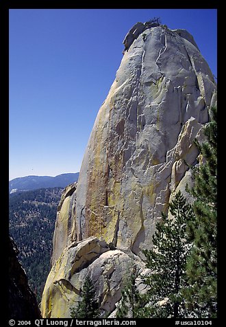 Granite pinnacle, the Needles. Giant Sequoia National Monument, Sequoia National Forest, California, USA (color)