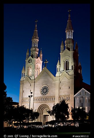 St Peter and Paul Church at night, Washington Square,. San Francisco, California, USA