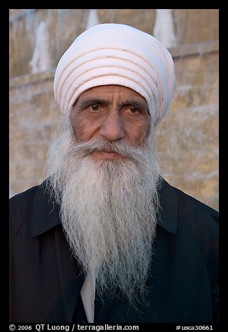 Sikh priest, Sikh Gurdwara Temple. San Jose, California, USA