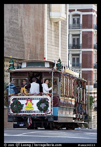 Cable-car. San Francisco, California, USA (color)