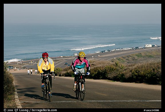 Bicyclists and ocean, Torrey Pines State Preserve. La Jolla, San Diego, California, USA