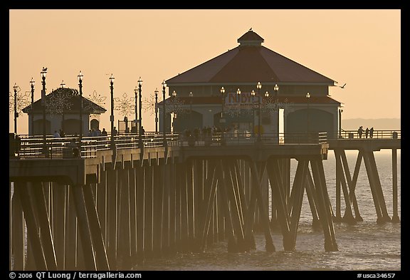 Huntington Pier, late afternoon. Huntington Beach, Orange County, California, USA