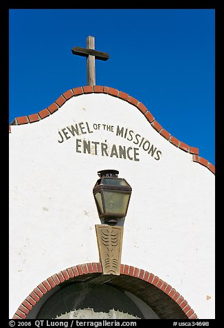 Entrance with sign Jewel of the Missions. San Juan Capistrano, Orange County, California, USA