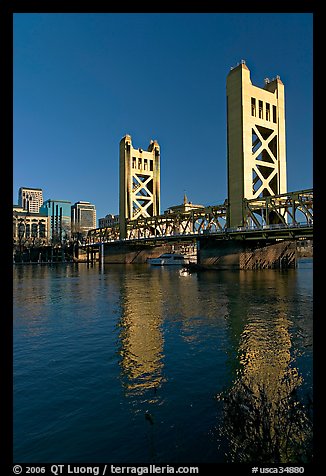 Tower bridge and Sacramento River, late afternoon. Sacramento, California, USA