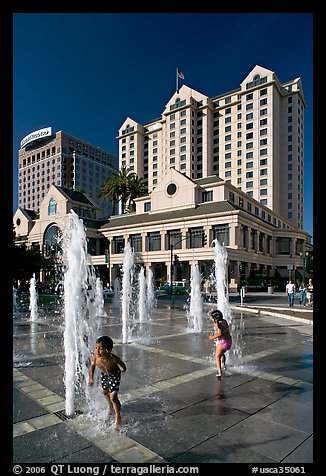 Children, fountain, Plaza de Cesar Chavez  and Fairmont Hotel. San Jose, California, USA
