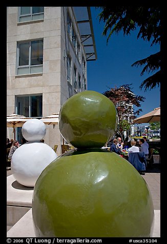 Sculptures and outdoor lunch, Castro Street, Mountain View. California, USA (color)