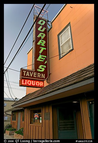 Duarte Tavern at dusk, Pescadero. San Mateo County, California, USA