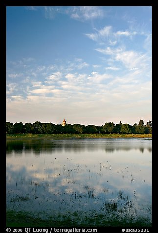 Lake Lagunata and Hoover tower in the spring. Stanford University, California, USA