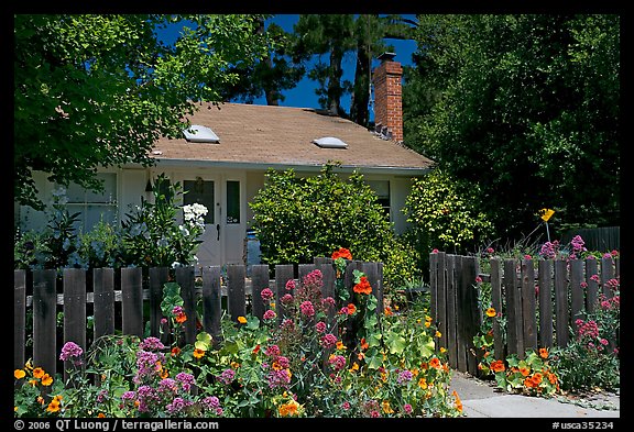 House with flowers in front yard. Menlo Park,  California, USA