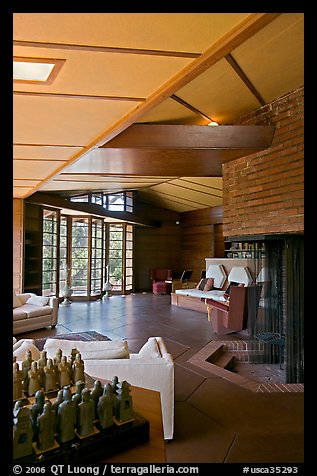 Living room and fireplace, Hanna House. Stanford University, California, USA
