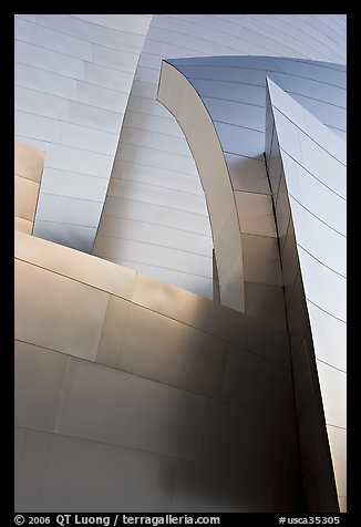 Shiny steel surfaces of the new Walt Disney Concert Hall. Los Angeles, California, USA