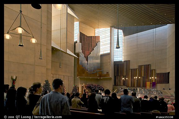 Interior of the Cathedral of our Lady of the Angels during Sunday service. Los Angeles, California, USA