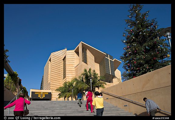 Families climbing stairs towards Cathedral of our Lady of the Angels. Los Angeles, California, USA (color)
