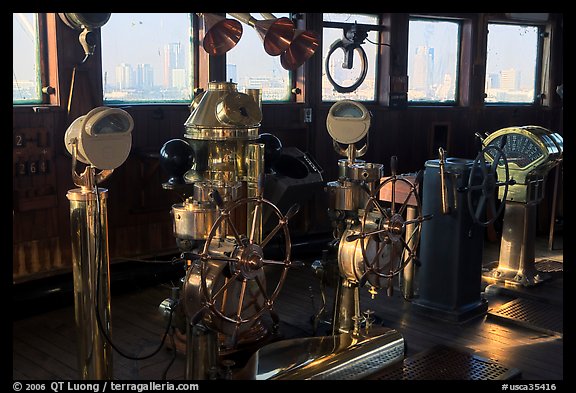 Boat bridge with navigation instruments, Queen Mary. Long Beach, Los Angeles, California, USA