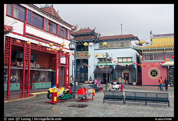 Square, Chinatown. Los Angeles, California, USA