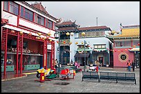 Square, Chinatown. Los Angeles, California, USA