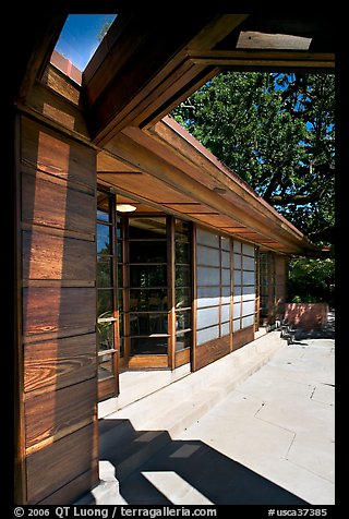 Dining room exterior, Hanna House. Stanford University, California, USA (color)