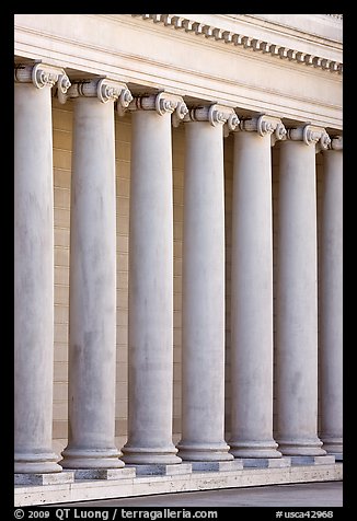 Columns in the forecourt, Legion of Honor, early morning. San Francisco, California, USA