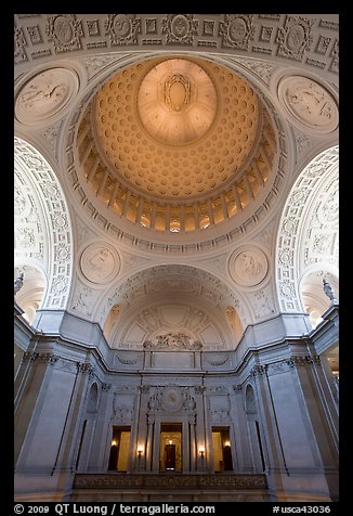 Rotunda and Dome, City Hall. San Francisco, California, USA