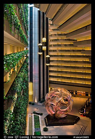 Atrium, Hyatt Grand Regency. San Francisco, California, USA (color)