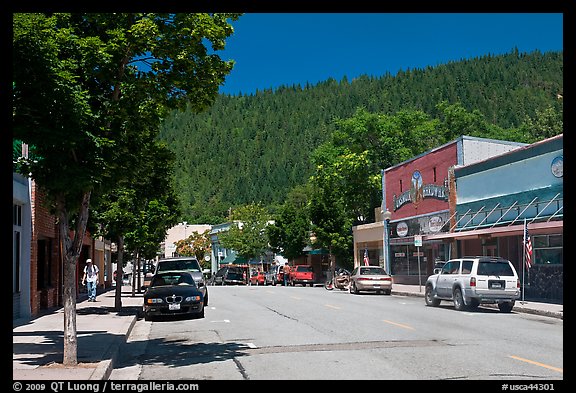 Main street, Dunsmuir. California, USA