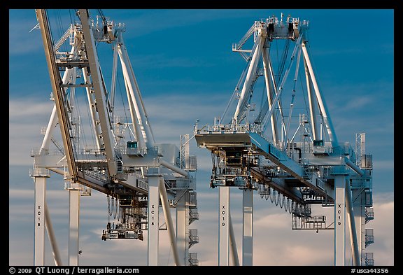 Container cranes, Port of Oakland. Oakland, California, USA