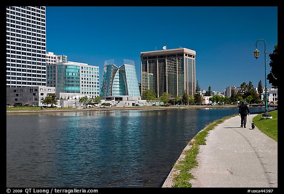 Path around Lake Merritt. Oakland, California, USA (color)