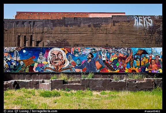 Political mural art. Berkeley, California, USA