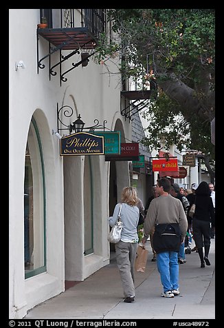 Shopping on Ocean Avenue. Carmel-by-the-Sea, California, USA