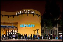 Line outside Eastridge shopping mall. San Jose, California, USA ( color)