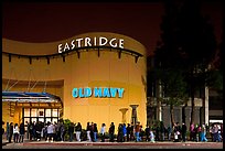 Line outside Eastridge shopping mall. San Jose, California, USA (color)