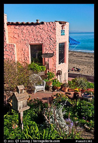 Garden, cottage, and beach. Capitola, California, USA (color)
