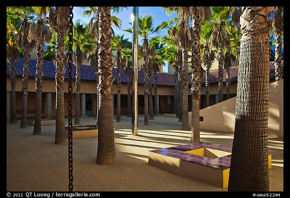 Palm Courtyard, Schwab Residential Center. Stanford University, California, USA (color)