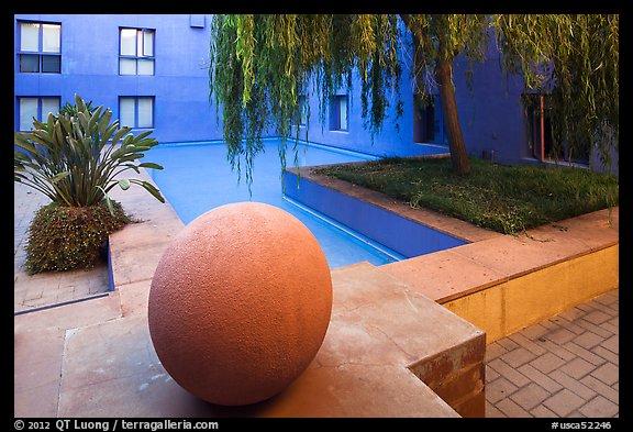 Autrey Zocalo, Schwab Residential Center. Stanford University, California, USA