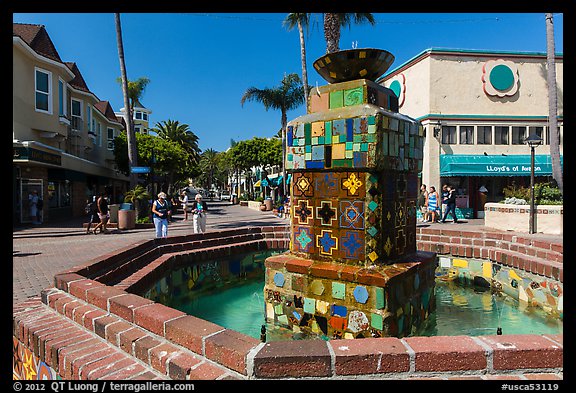 Fountain, Avalon Bay, Santa Catalina Island. California, USA (color)