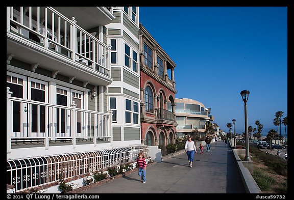 Beachfront promenade, Manhattan Beach. Los Angeles, California, USA (color)