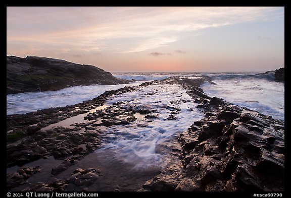 Rocky rib at sunset, Montana de Oro State Park. Morro Bay, USA (color)