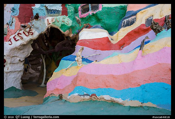 Rainbow walls, Salvation Mountain. Nyland, California, USA (color)