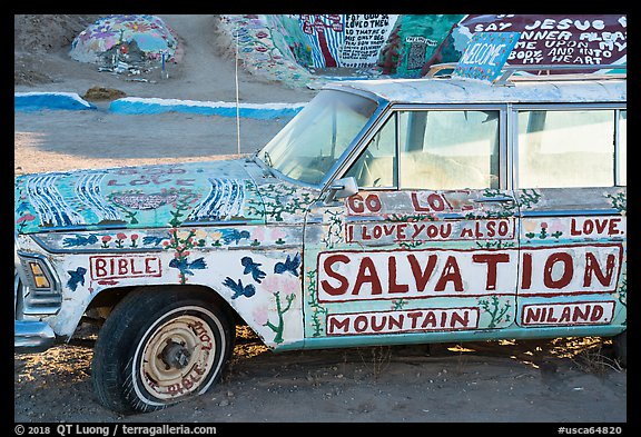 Painted car, Salvation Mountain. Nyland, California, USA (color)
