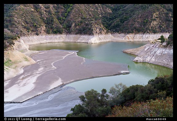 Banks, Moris Reservoir. San Gabriel Mountains National Monument, California, USA