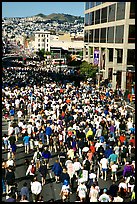 Crowds in the streets during the Bay to Breakers annual race. San Francisco, California, USA (color)