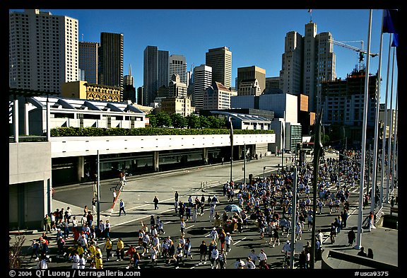 Crowded  streets during the Bay to Breakers annual race. San Francisco, California, USA (color)