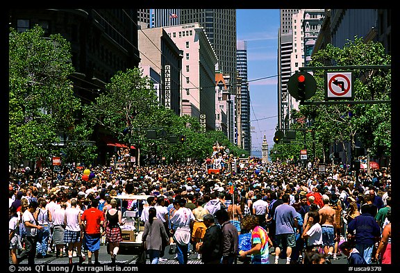 Crowds on Market Avenue during the Gay Parade. San Francisco, California, USA