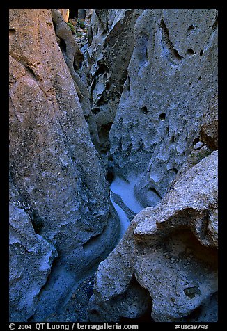 Slot canyon, Hole-in-the-wall. Mojave National Preserve, California, USA (color)