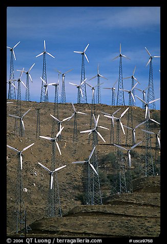 Windmill farm, Tehachapi Pass. California, USA