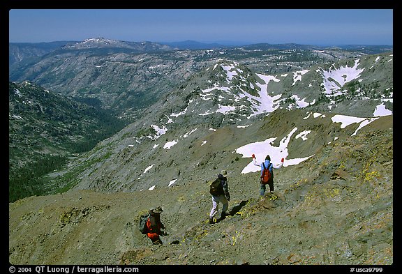 Hikers below Round Top Mountain. Mokelumne Wilderness, Eldorado National Forest, California, USA