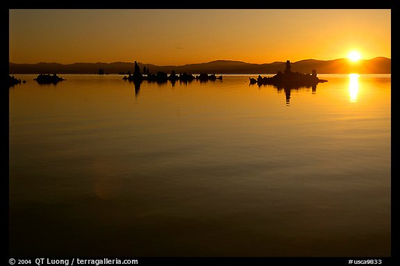 Tufa towers and rising sun. Mono Lake, California, USA