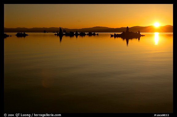 Tufa towers and rising sun. Mono Lake, California, USA
